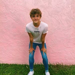 Meet your Posher, Cameron